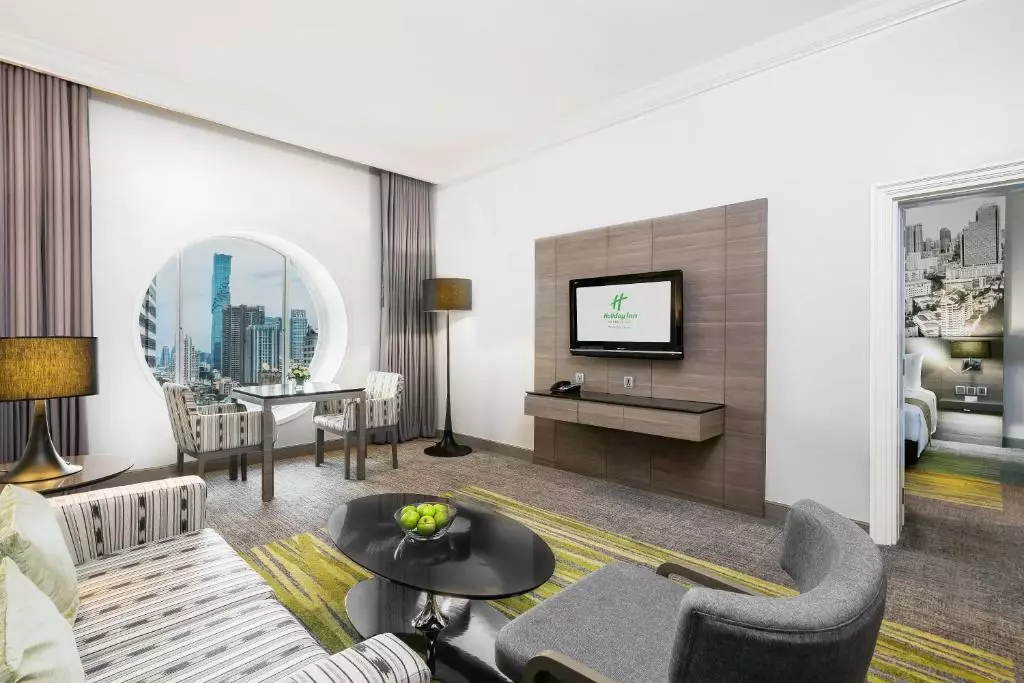 Holiday Inn Bangkok Silom